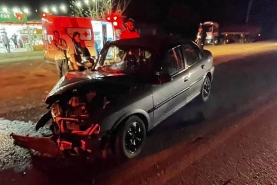 Segundo a Polícia Rodoviária Federal, caso envolveu um Ford Fiesta e um Vectra GLS