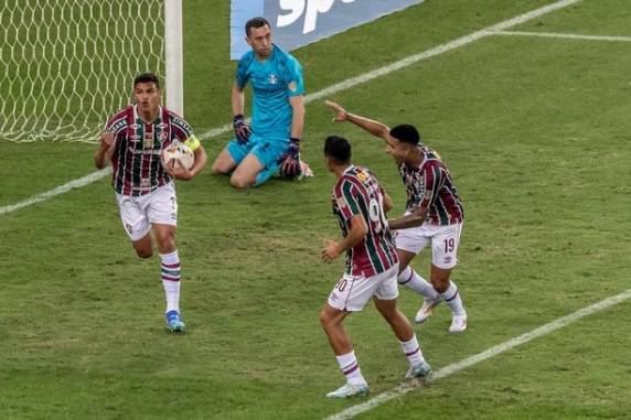 Tricolor foi para o intervalo levando 2 a 0, conseguiu descontar, mas acabou eliminado nas penalidades