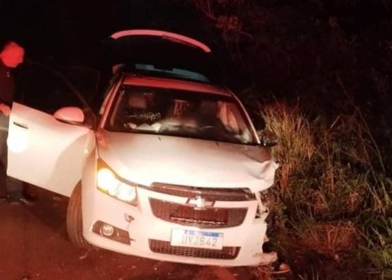 O homem precisou ser desencarcerado do veículo pelo Corpo de Bombeiros