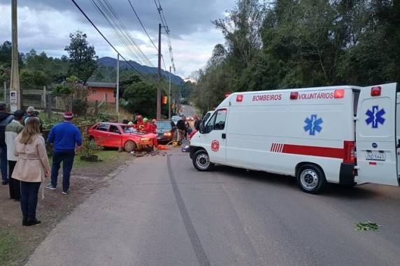 Bebê de oito meses que estava em um dos veículos precisou ser transferido para Caxias do Sul. Todos os envolvidos já receberam alta