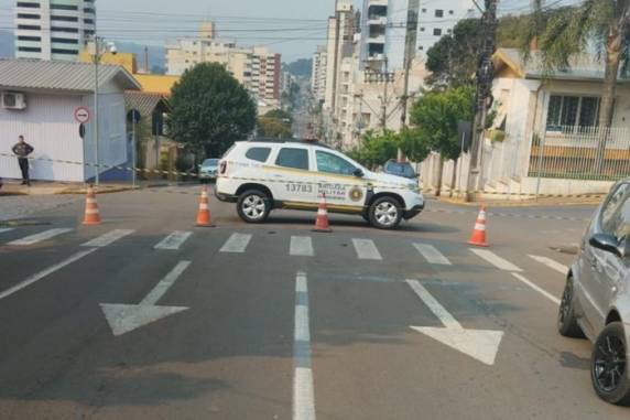 Vítima foi identificada como Laudes Setti Sebben, 67 anos. Ela atravessava a rua quando foi atingida por um veículo