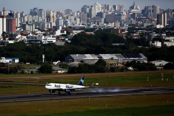 Na data prevista para o reinício das operações no aeroporto, há linhas para Santa Maria, Pelotas, Santo Ângelo e Uruguaiana