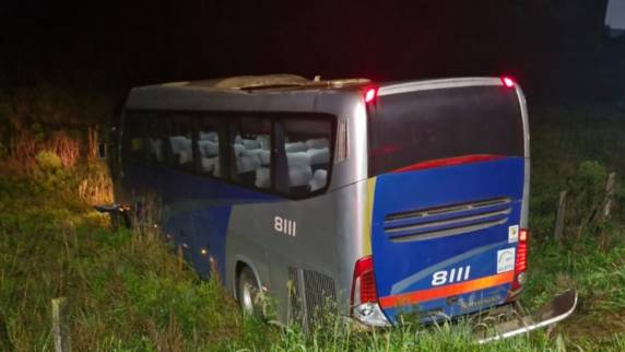 O ônibus estava transportando 40 alunos de uma faculdade a caminho de Vacaria, Rio Grande do Sul