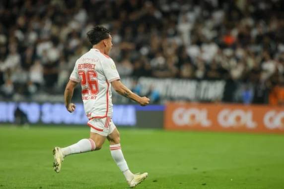 Bernabei e Ricardo Mathias marcaram os gols da equipe gaúcha, enquanto Yuri Alberto fez os dois do time da casa. Com o resultado, o Colorado assume a sexta posição, com 46 pontos