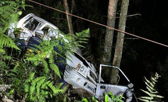 Carro da vítma caiu em uma ribanceira e corpo foi localizado na noite de sábado (12)