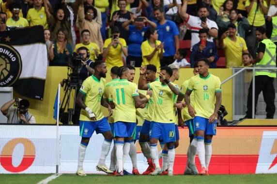 Gols da Seleção foram marcados pelo gaúcho Raphinha, duas vezes, Andreas Pereira e Luiz Henrique; time treinado por Dorival Júnior segue na quarta colocação na tabela