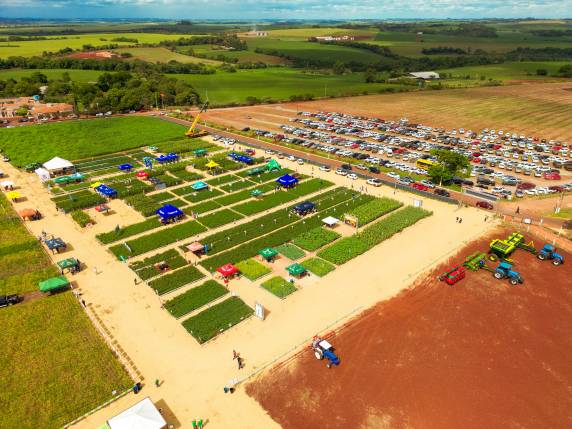 A ExpoGiruá prepara para 2025 uma Área Experimental do Agronegócio ainda mais completa e inovadora.