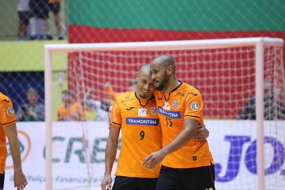 Apenas um gaúcho segue no páreo. Último jogo das oitavas foi realizado na noite desta terça-feira. Grande decisão da competição será em dezembro, na cidade de Carlos Barbosa