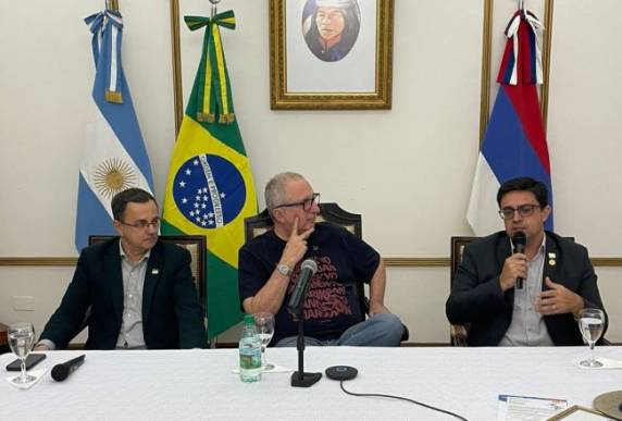 Agenda com o governador Hugo Passalaqua e com o prefeito de Posadas Leonardo Stelatto marcou a divulgação da feira em Misiones.