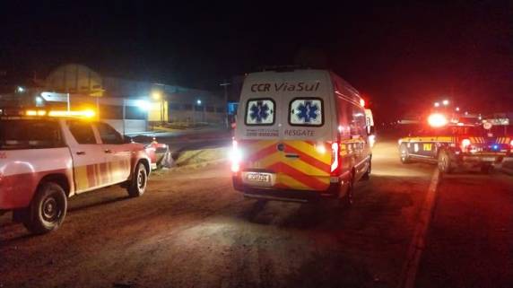 O condutor do veículo que atropeleou a mulher não parou no local