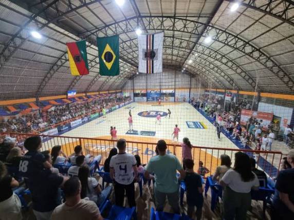 Esperamos o apoio do torcedor de Três de Maio. Vamos pressionar o adversário desde o primeiro segundo - conclama o técnico Alexandre Ott.