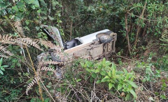 O acidente aconteceu na Estrada Geral do Arataca, em São João Batista