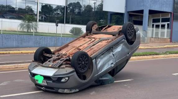 O acidente ocorreu na Avenida Presidente Kennedy