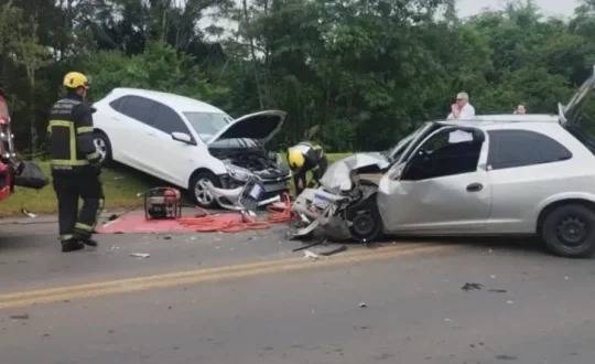 A mulher precisou ser entubada, já o homem teve uma fratura exposta no tornozelo e uma fratura no braço
