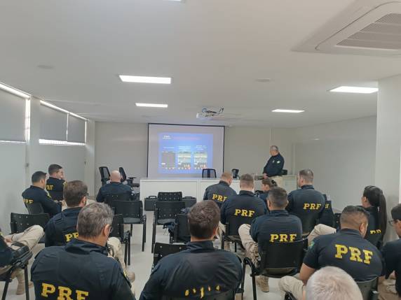 A operação tem como objetivo intensificar a fiscalização de velocidade nas rodovias federais da região, especialmente no período do feriado da Proclamação da República, que registra grande fluxo de veículos nas BRs 285 e 386.