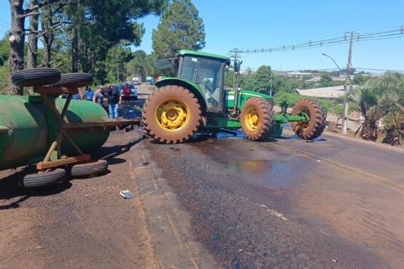 Vazamento de óleo deixou a pista bloqueada, mas trânsito já voltou a fluir normalmente