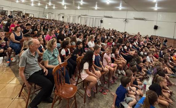 O incentivo à cultura torna-se cada vez mais essencial e vital a uma comunidade que busca organizar, crescer e desenvolver-se socialmente e economicamente.