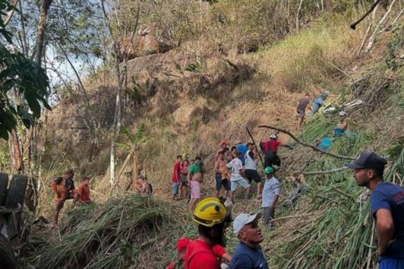 Veículo escolar sofreu uma falha mecânica quando estava a caminho do Parque Memorial Quilombo dos Palmares