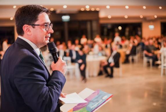 Pelos menos quatro governadores do Brasil, Argentina e Paraguai já confirmaram presença na feira