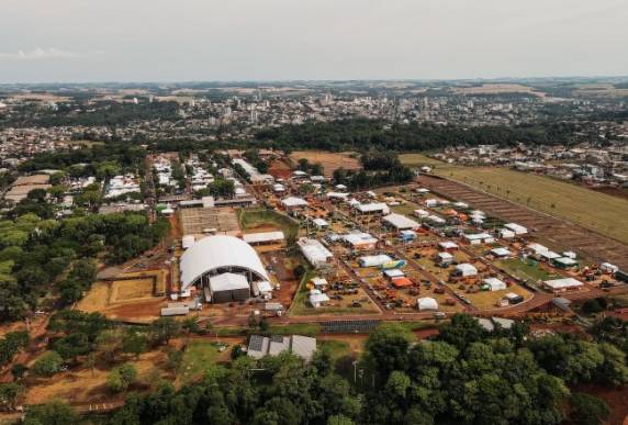 O ingresso de acesso ao parque é R$10 e deve ser adquirido na hora. Para estacionamento, o ingresso é R$20. 