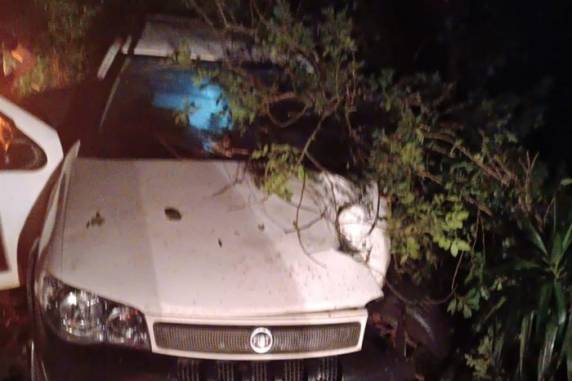 Motorista foi identificado como Paulo César Hermes Junior, 36 anos. Ele chegou a ser socorrido, mas morreu no local