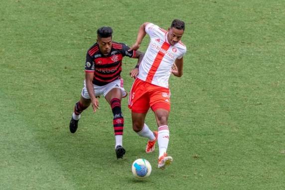 Com o tropeço, Colorado fica a oito pontos do líder Botafogo, faltando duas rodadas para o término do Brasileirão