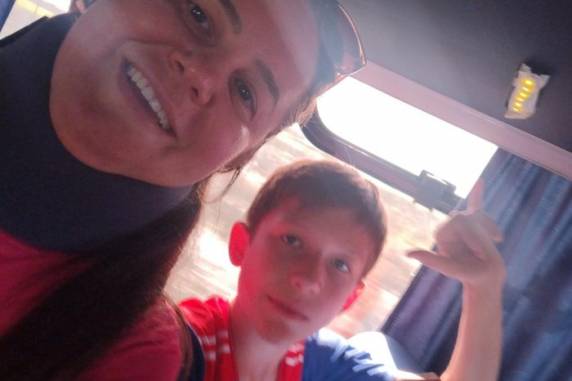 Colisão com caminhão causou uma morte e deixou 24 feridos no trecho entre Condor e Panambi. Ônibus levava equipe sub-11, familiares e professores de Sarandi