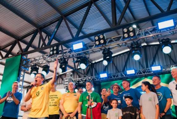 O ex-presidente da República esteve na feira nesta sexta-feira, 6 de dezembro.