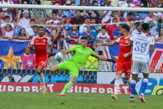 Foi a terceira derrota consecutiva na reta final do campeonato. Colorado já pensa na fase de grupos da Libertadores do próximo ano