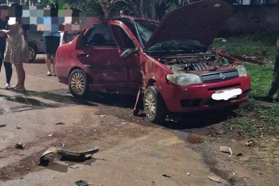 Uma pessoa ficou ferida e foi socorrida para o hospital
