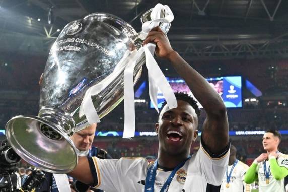 Brasileiro foi campeão do Campeonato Espanhol e da Champions League. Ele também se consolidou como o principal nome do futebol no combate ao racismo