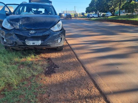 Um dos veículos estava estacionado no pátio de uma oficina na margem da RS-342