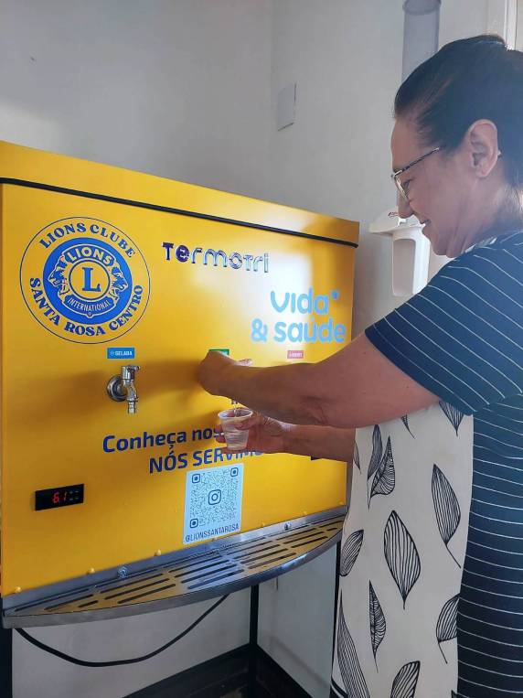 Mais do que uma doação do grupo, a aquisição do equipamento só foi possível após um ato de solidariedade do senhor Nelson Baumgart, morador de Alecrim - que acompanhou o ato de entrega.