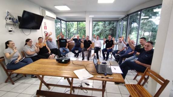 Funcap. Foram eleitos por unanimidade pelas mantenedoras, Marcelo da Silveira como presidente e Sandro Ergang como vice-presidente para o triênio de 2025 a 2027.