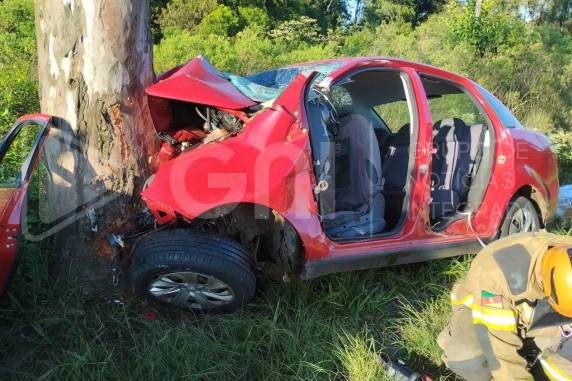 A mulher tinha 43 anos, e era motorista de um automóvel Fiat Siena