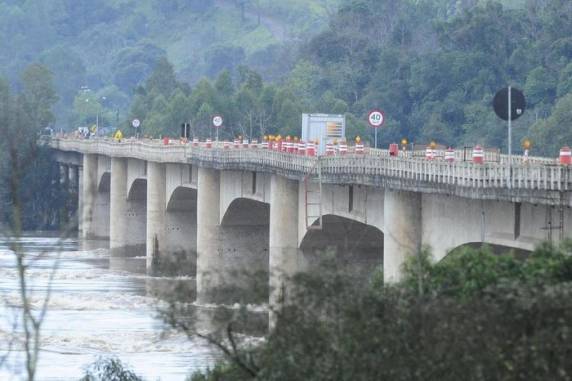 ''há risco iminente de colapso''