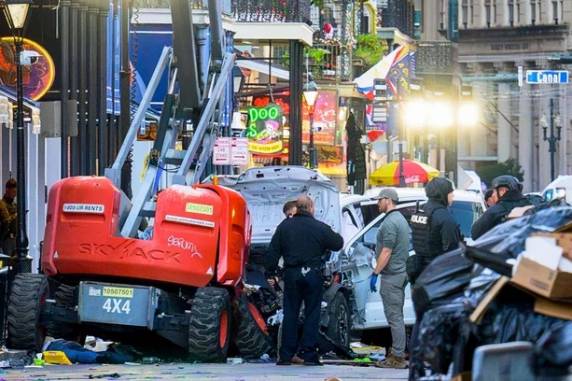 Situação aconteceu durante a comemoração de Ano-Novo na região de Bourbon Street. A prefeita afirma que a cidade foi alvo de ataque terrorista