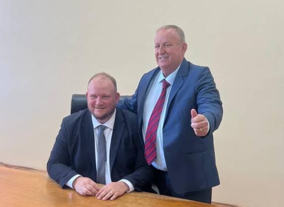 A posse ocorreu na manhã desta quarta-feira, quando também foram empossados os 9 vereadores