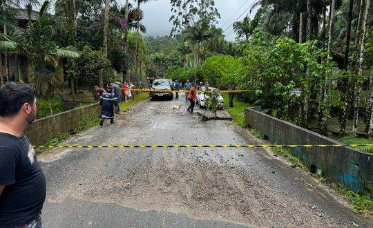 Com esta interdição, o município contabiliza cinco pontes interditadas devido aos danos causados pelas chuvas