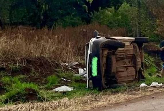 O homem estava sózinho no carro e foi encaminhado para o hospital