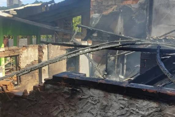 Maria sofreu duas paradas cardíacas vindo a óbito pouco depois das 6 horas.