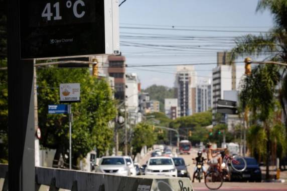 Quaraí registrou 42,5°C nessa segunda-feira (3), sendo a maior marca já registrada neste mês e a terceira mais alta do Estado já contabilizada na série histórica