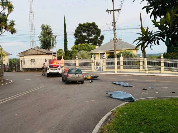 Vítimas ainda não foram identificadas oficialmente. Ponto da colisão marca divisa entre Caxias do Sul e Farroupilha