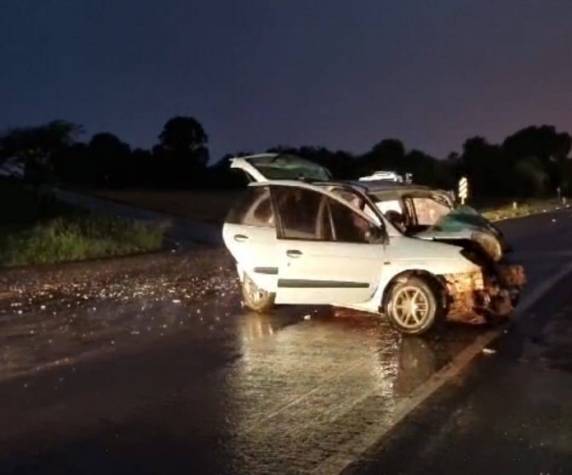 Uma colisão no entorno do trevo envolveu um caminhão e uma caminhoneta