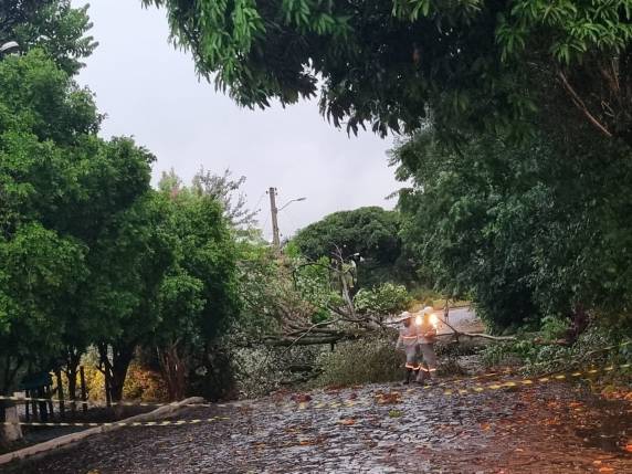 Parte do bairro está com as moradias sem o froneciemnto de energia elétrica
