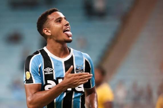 Gustavo Martins, Braithwaite, duas vezes, e Pavon, também duas vezes, marcaram os gols do Tricolor, na Arena. Com o resultado, o time treinado por Quinteros está virtualmente classificado às semifinais