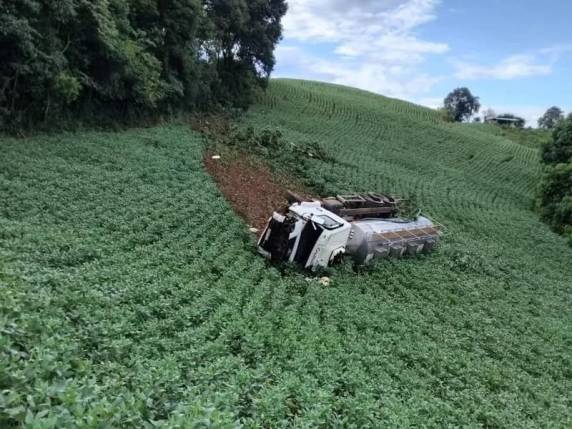 O motorista foi encaminhado ao hospital de Frederico Westphalen