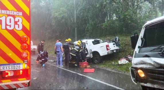 Batida frontal ocorreu no início da tarde desta quinta-feira, entre Joaçaba e Catanduvas.