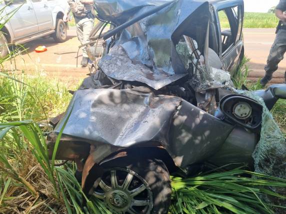 Colisão frontal envolveu um Gol e uma caminhonete no trajeto entre Três de Maio e Boa Vista do Buricá