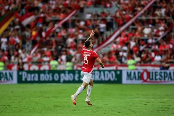 Bruno Henrique e Arthur, contra, marcaram, os gols que confirmaram a melhor campanha e a vantagem de decidir a semifinal em casa. Adversário por vaga na final será o Caxias